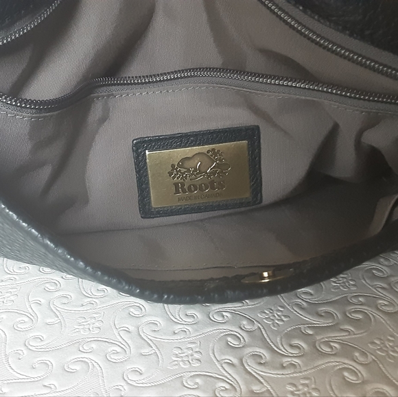 $$$ SALE $$$ NEW Roots Navy & Wine Pebbled Leather - Picture 8 of 13